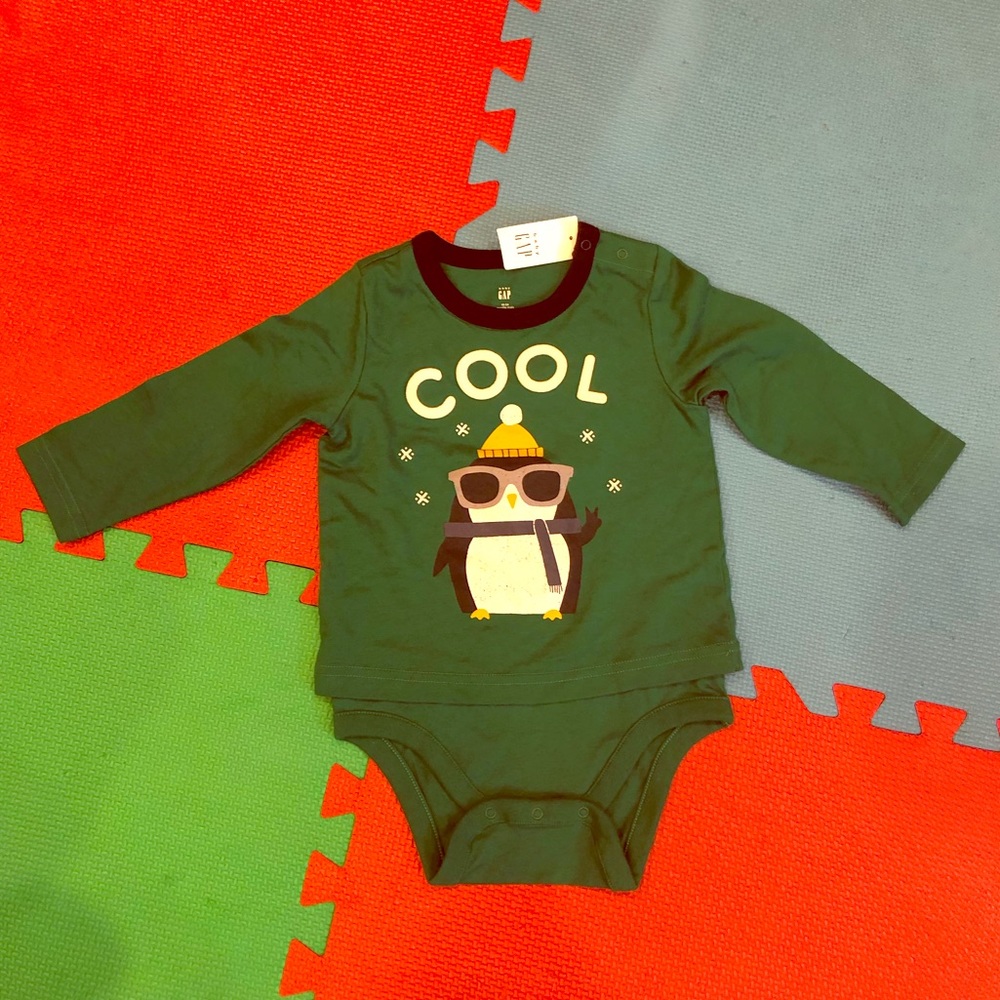 Baby gap bodysuit